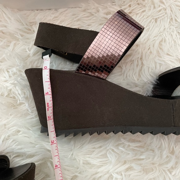 Gorgeous Pedro Garcia shiny platform sandals - Picture 6 of 10